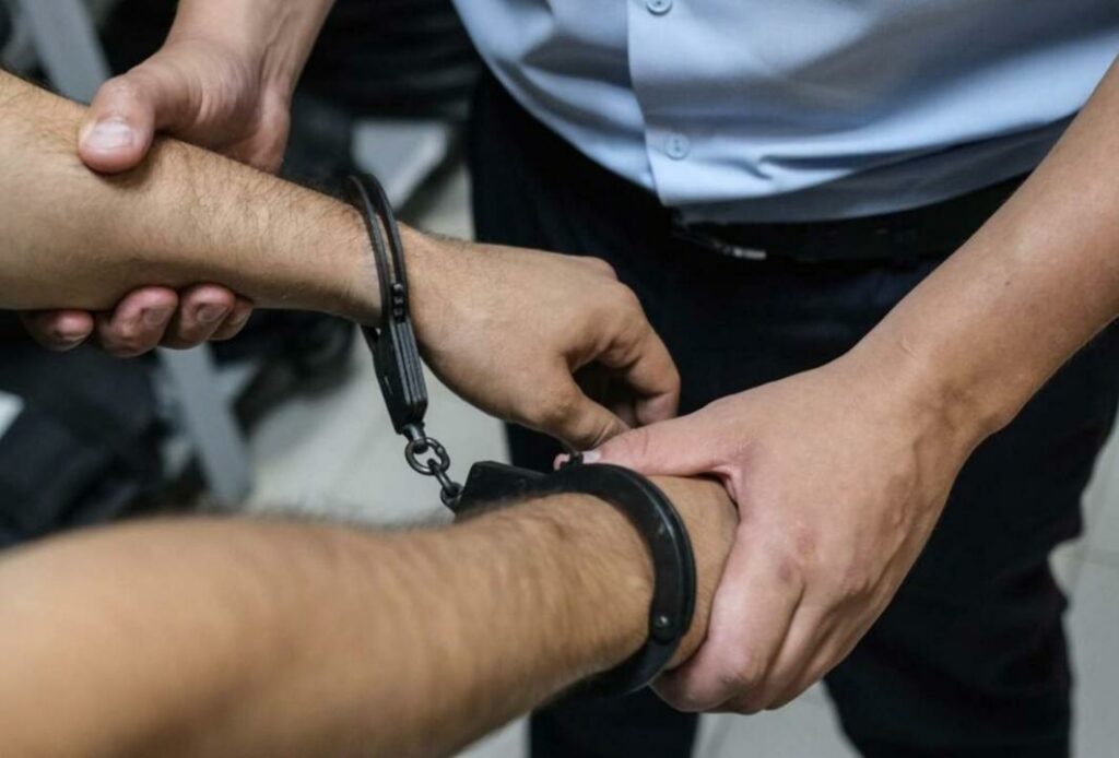 В Алматы задержали подозреваемого в убийстве на территории РФ