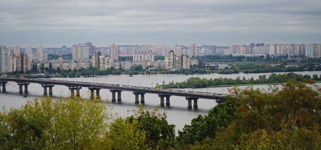 Украина отказывает во въезде привитым «Спутником V»