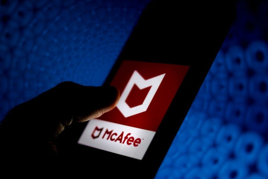 Основатель антивируса McAfee найден мертвым в тюрьме