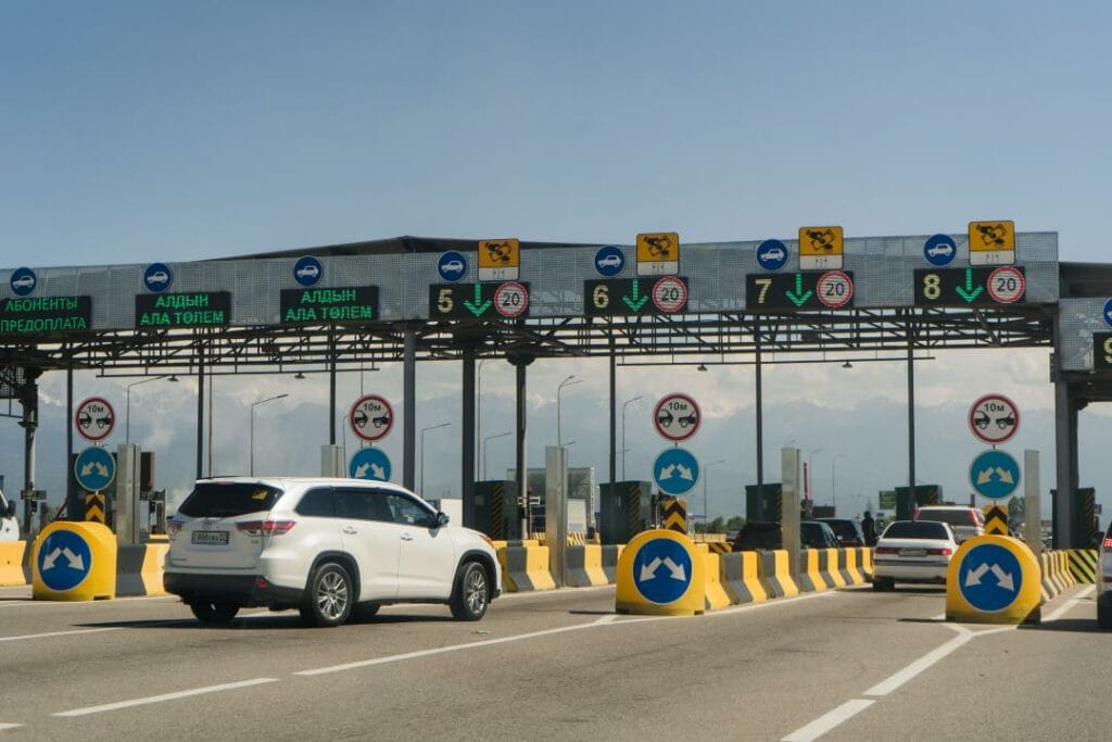 Введение платы за проезд на новых участках автодорог Казахстана откладывается