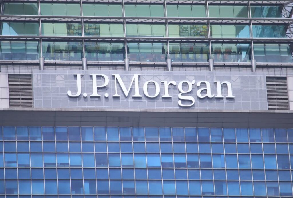 Чистая прибыль JPMorgan выросла в 2,5 раза