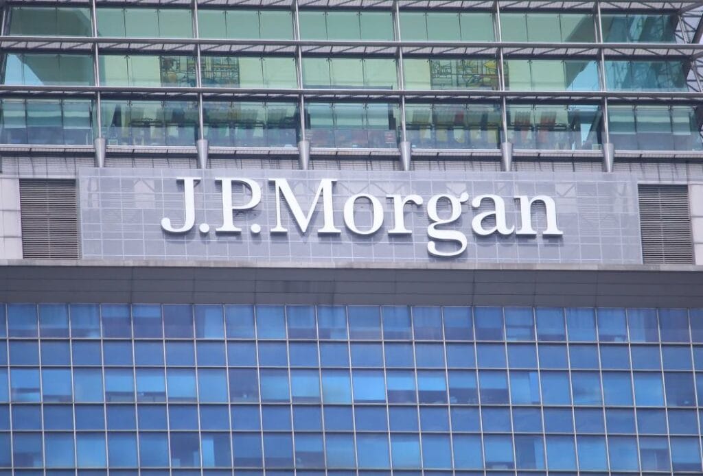 Генеральный директор JPMorgan получил награду от банка