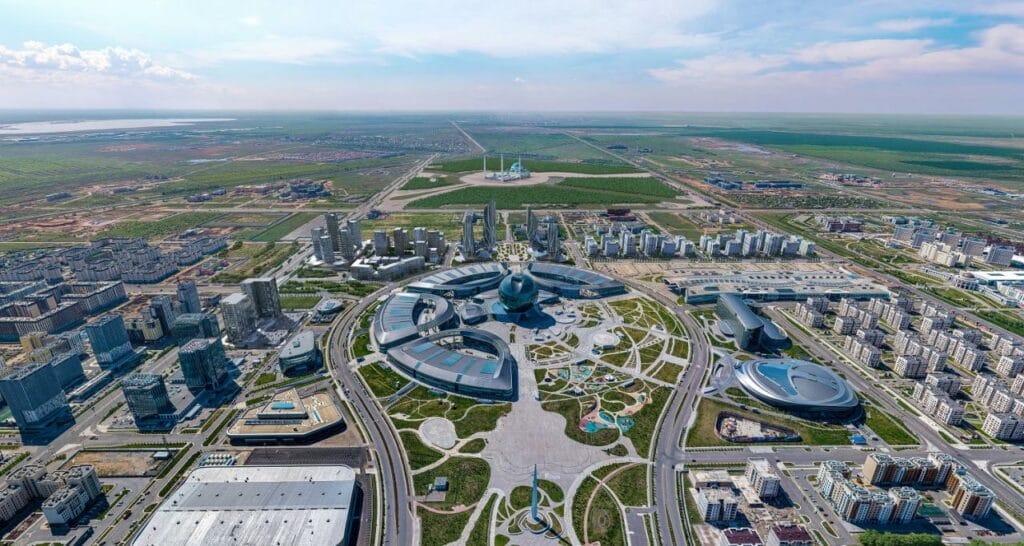 Казахстанские застройщики уходят от точечной застройки