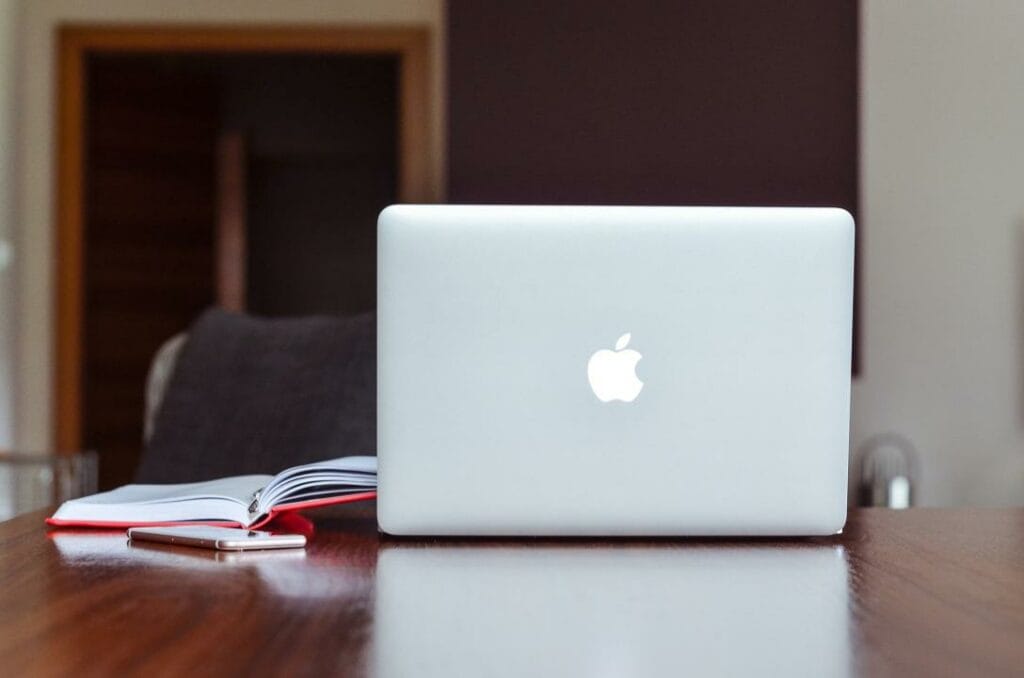 Чистая прибыль Apple выросла на 93% в годовом выражении