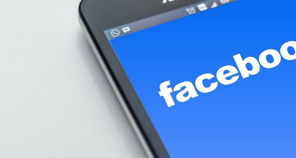 Чистая прибыль Facebook выросла в два раза