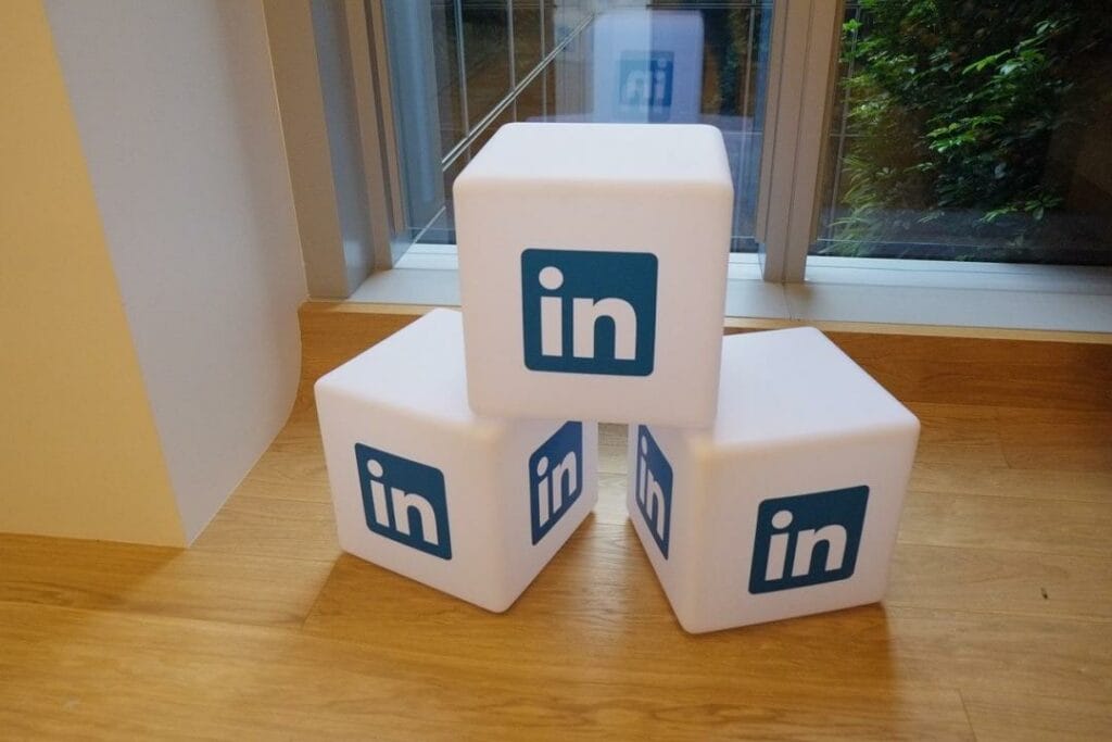 Соцсеть LinkedIn разблокировали в Казахстане
