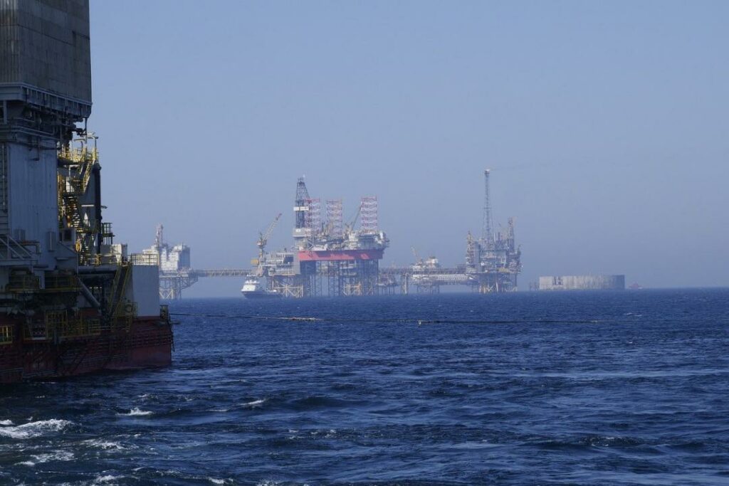 КМГ хочет получить право на разработку трех морских месторождений