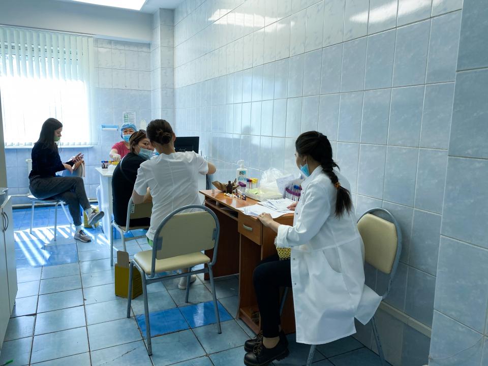 В пяти городах Казахстана продавали поддельные паспорта вакцинации