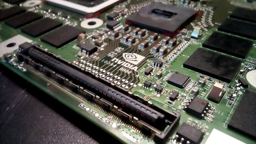 Выручка Nvidia выросла на 68% на фоне нехватки полупроводников в мире