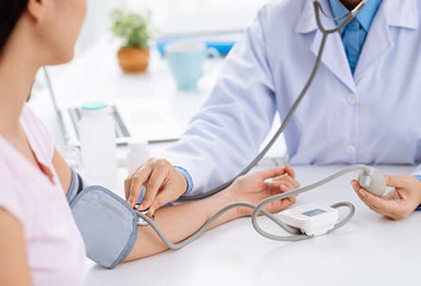 Бішкек тұрғындары тегін медициналық тексеруден, ЭКГ мен УЗИ -ден өте алады