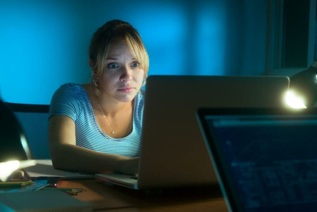 Facebook и торговля людьми, энергокризис в Европе, Китай и финансовые репрессии
