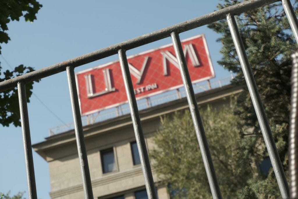 Суд арестовал здание алматинского ЦУМа