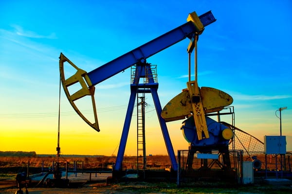 Цена на нефть Brent приближается к трехлетнему максимуму в $80 за баррель