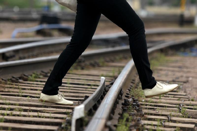 Жастар теміржолда селфи жасап көп зардап шегуде