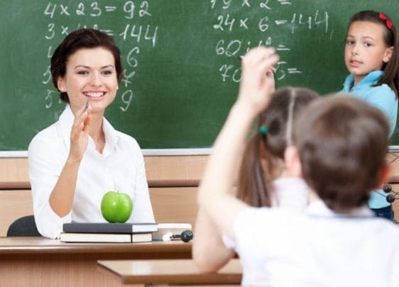 Фиджида вакцинациядан бас тартқан 344 мұғалім жұмыстан шығарылмақ