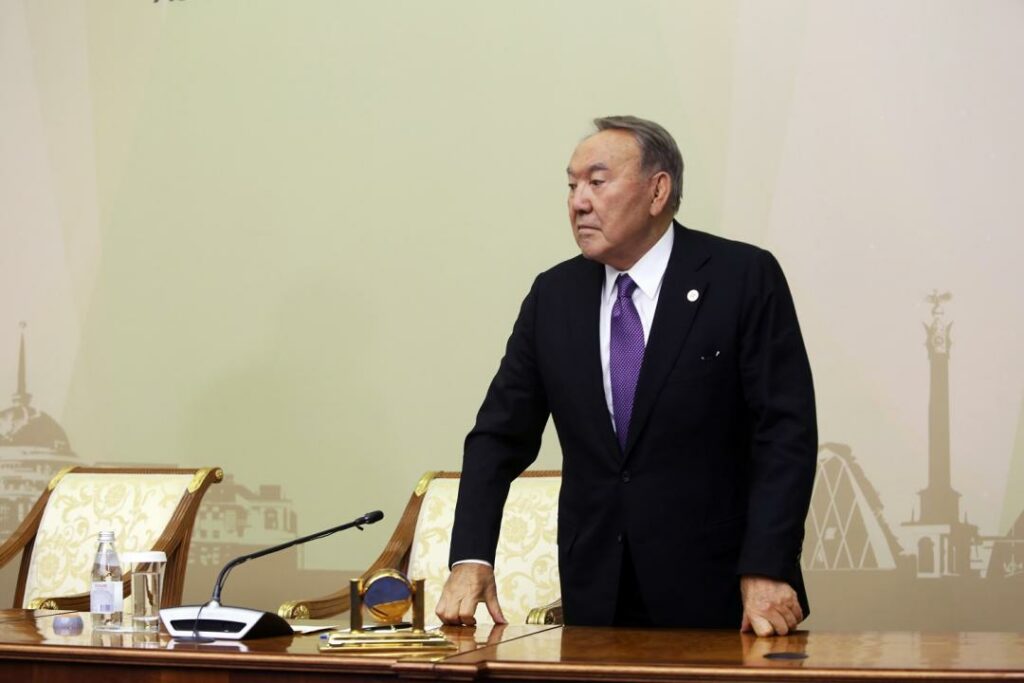 Назарбаев ушел с поста президента в связи с состоянием здоровья