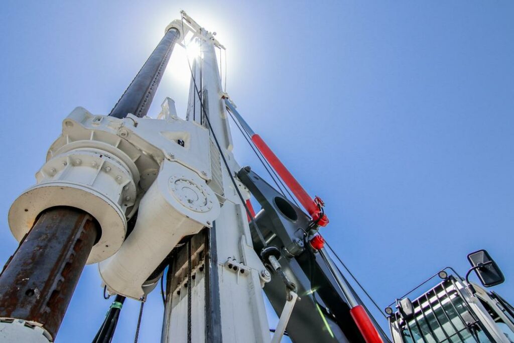 Бычье настроение на торгах оказывает поддержку нефтяным котировкам