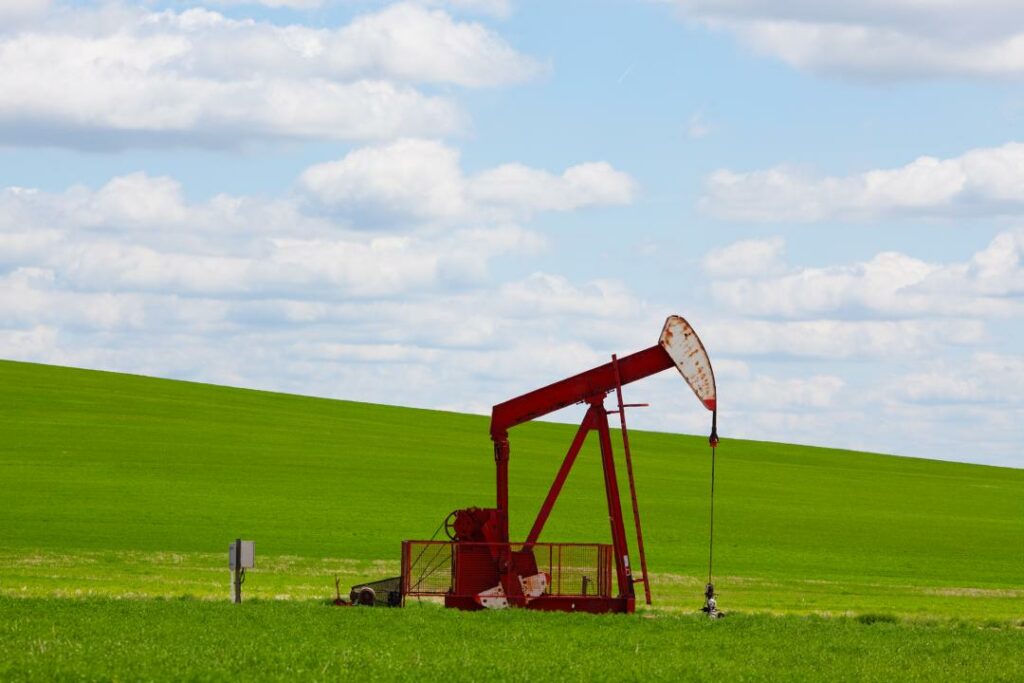 Казахстан поддерживает поэтапное увеличение добычи нефти