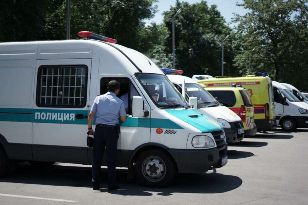 В Кокшетау двое полицейских похитили 17,4 млн тенге