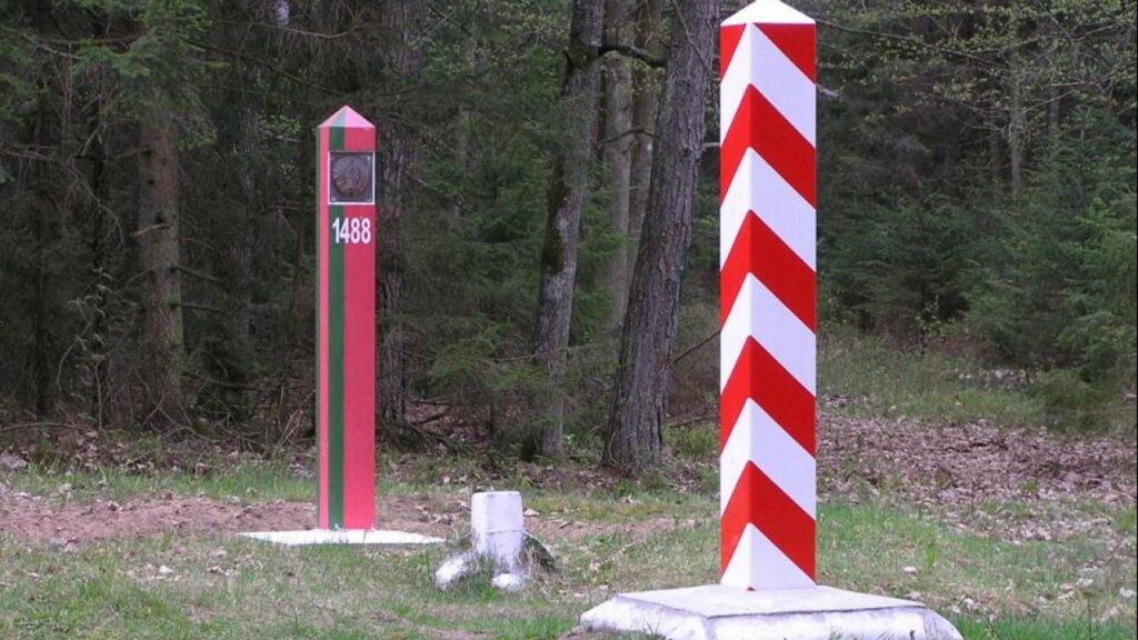 Poland Considers Closing Its Border with Belarus