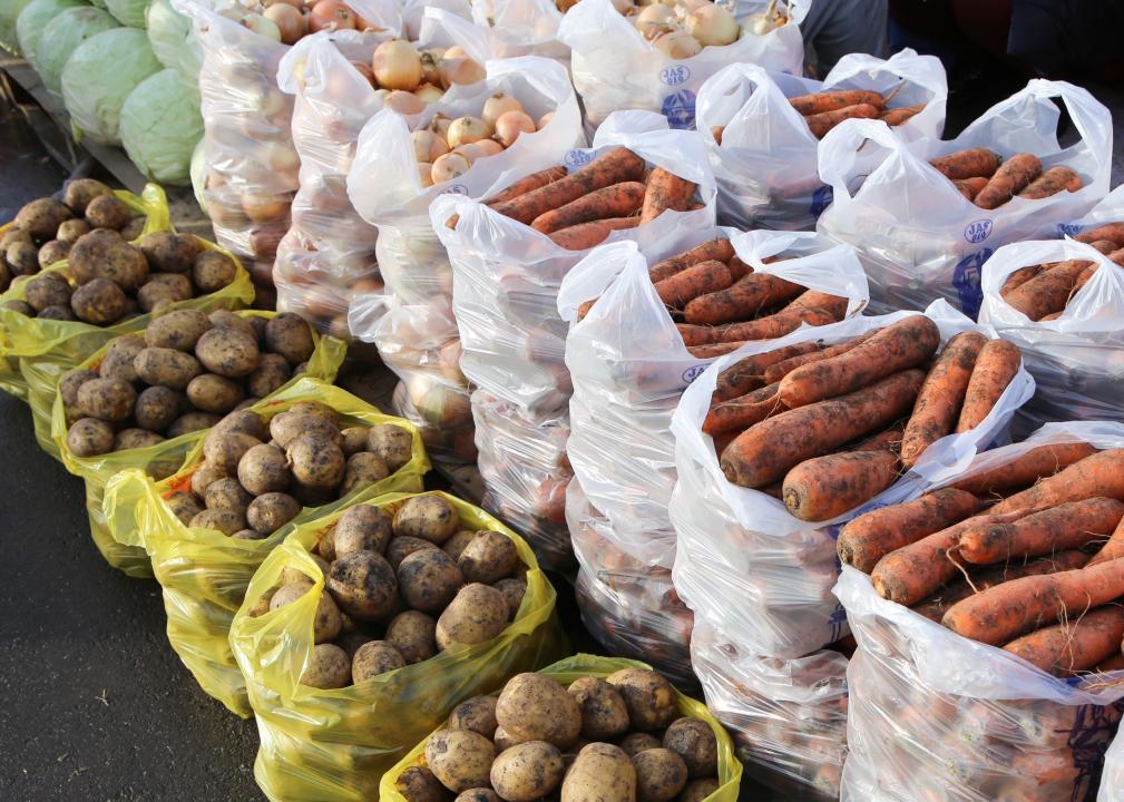 В Казахстане введен запрет на экспорт скота, картофеля и моркови