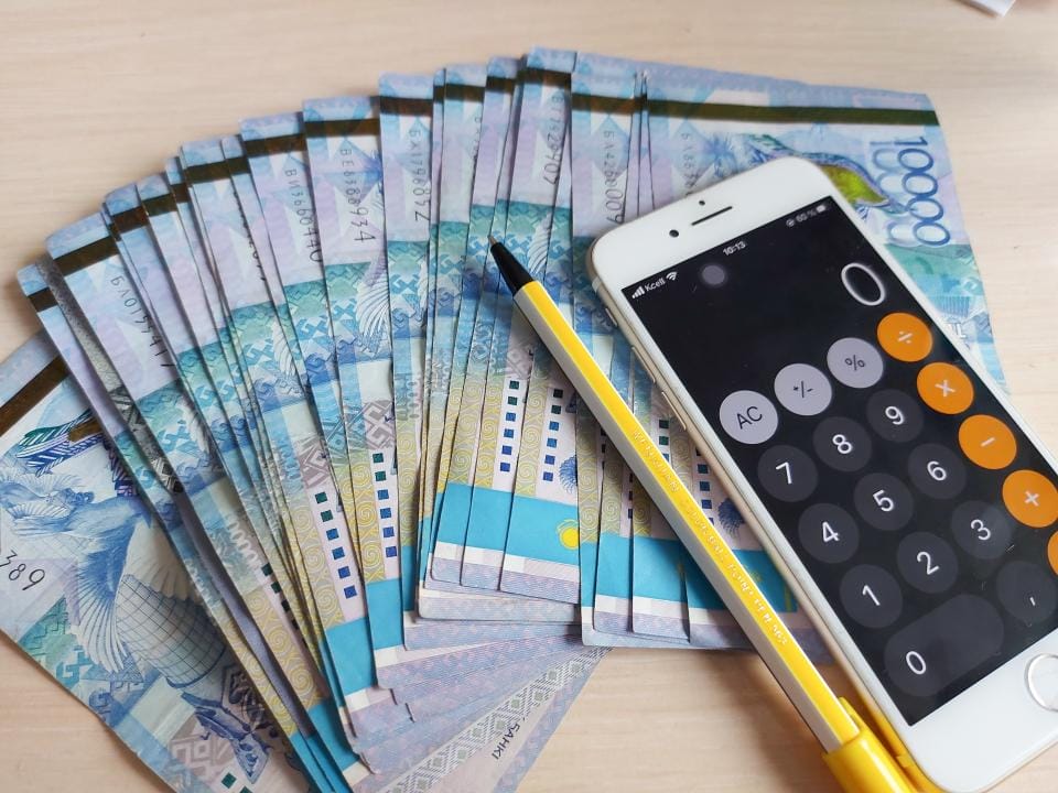 Сеть обнальных фирм создала жительница Карагандинской области