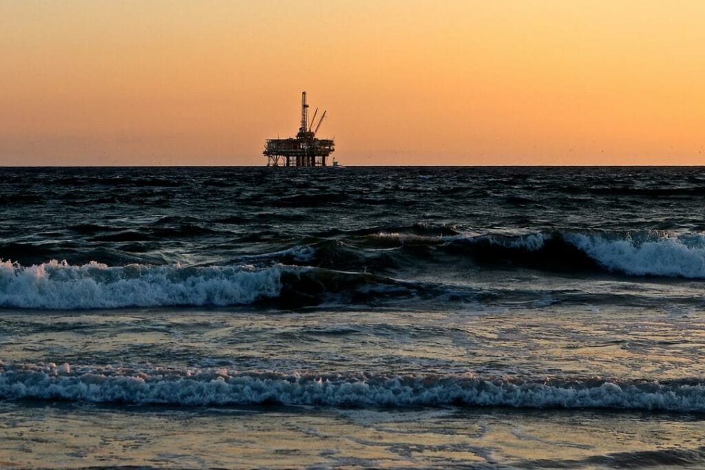 Казахстан в ноябре незначительно превысил квоту ОПЕК+ по добыче нефти