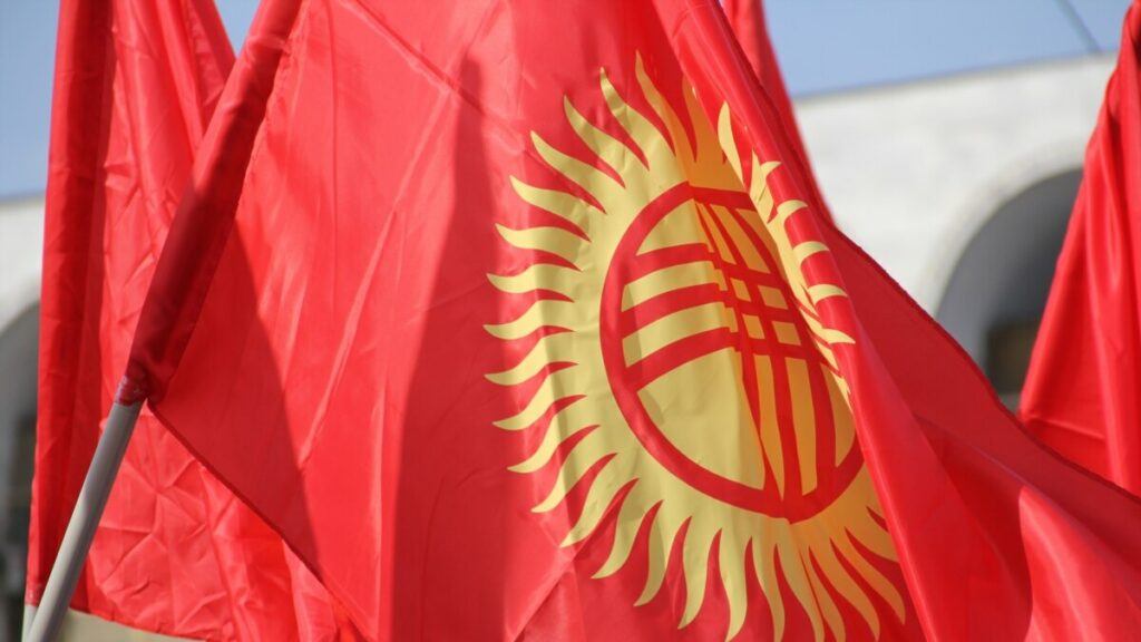 Шесть партий проходят в парламент Кыргызстана
