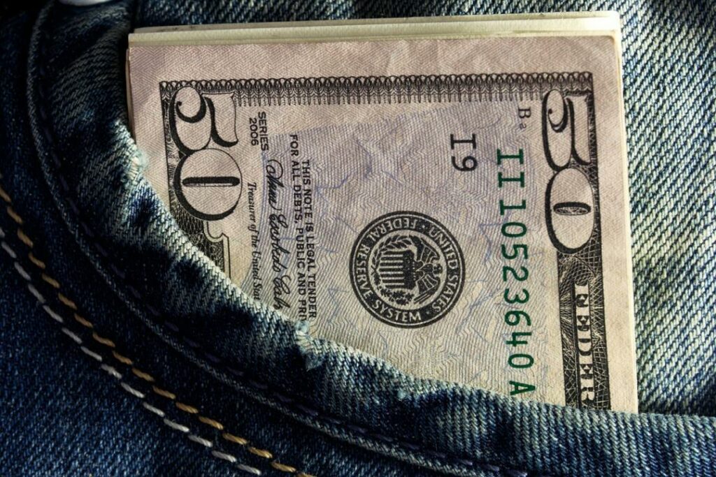 В США мошенники украли $100 млрд из программ по борьбе с коронавирусом