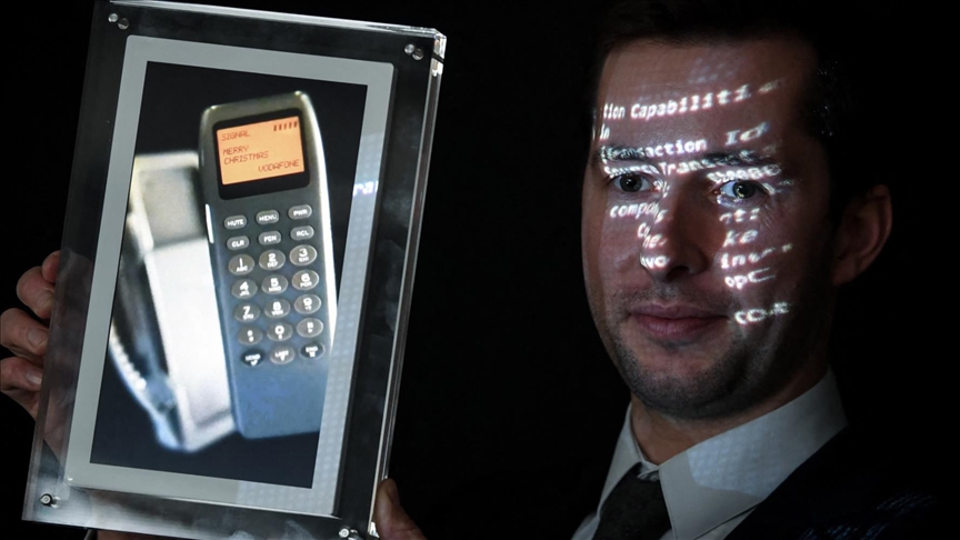 Тарихтағы алғашқы SMS Франциядағы аукционда 107 000 еуроға сатылды