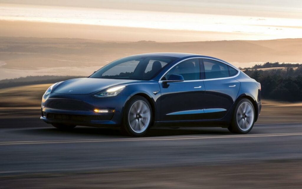 Tesla отзывает сотни тысяч электрокаров Model 3 и Model S