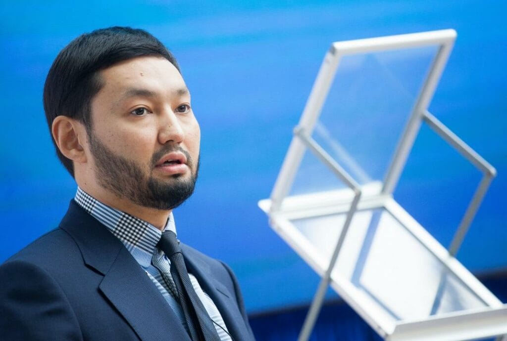 Сколько Кенес Ракишев получил за долю в украинском страховщике