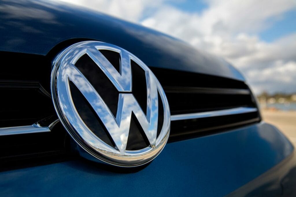 Volkswagen приостановил работу двух заводов в Китае