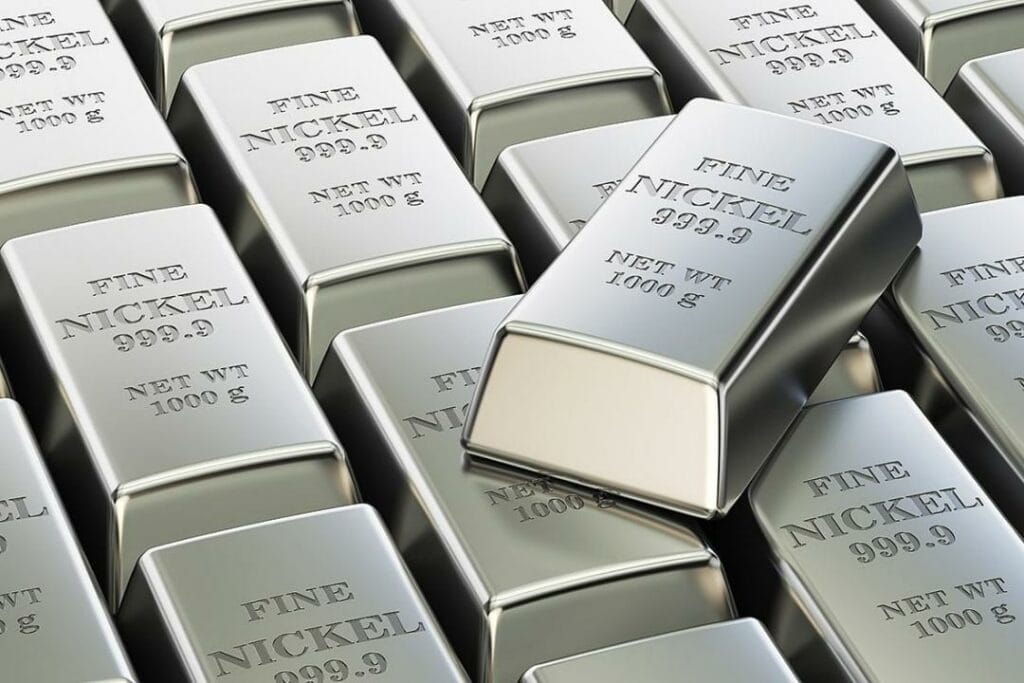 Цены на никель достигли максимума за десять лет