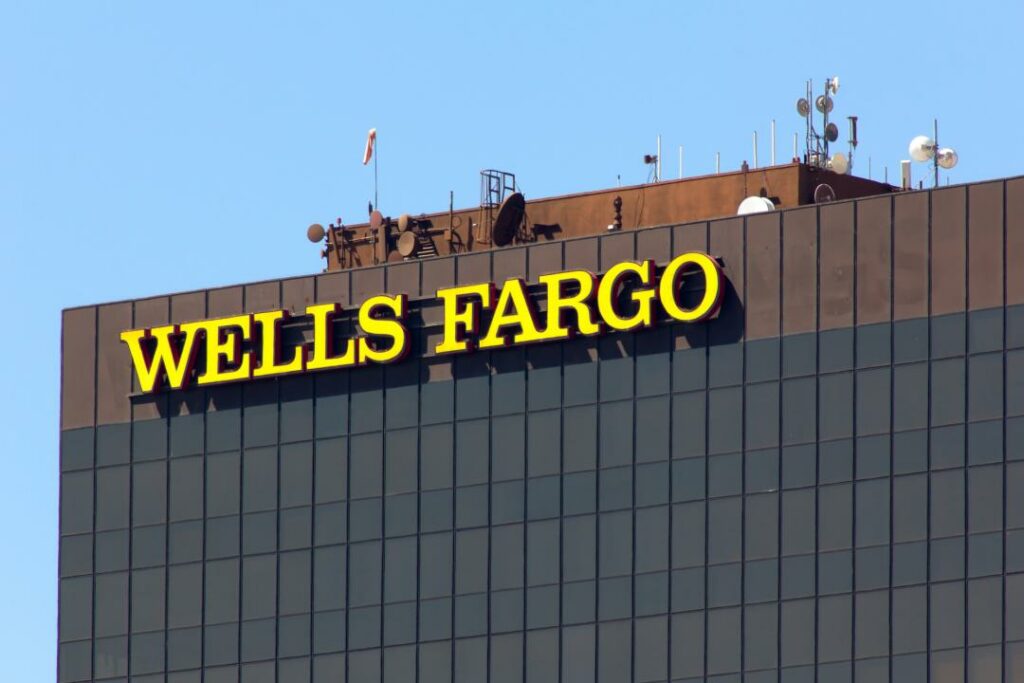Чистая прибыль Wells Fargo выросла на 86%