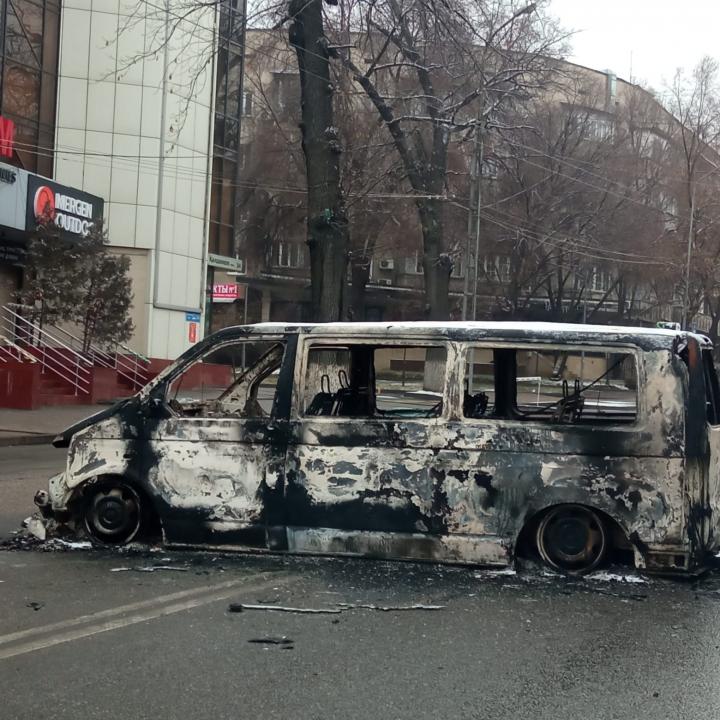 В акимате Алматы рассказали о выплатах компенсаций за уничтоженные автомобили