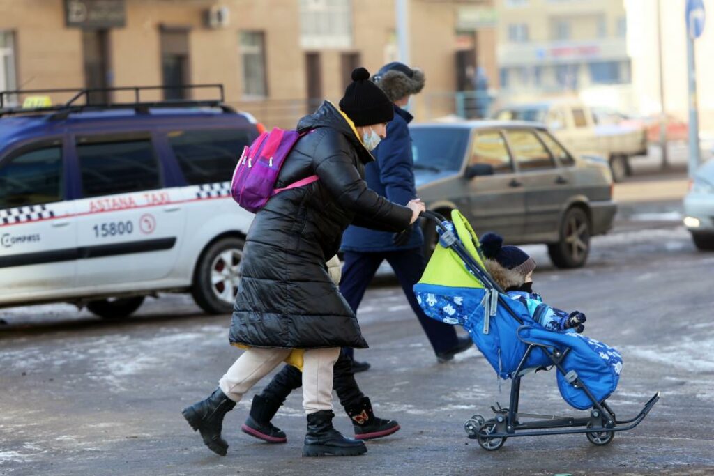 Многодетные семьи в 2021 году получили более 287 млрд тенге