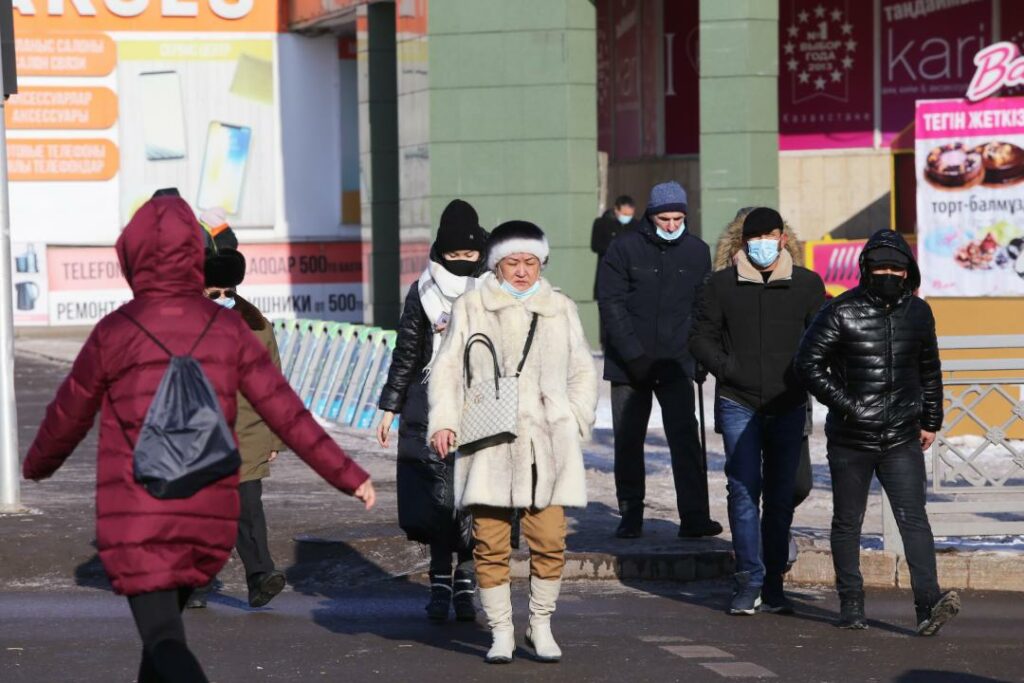 Коронавирус в Казахстане: выявили 15 169 новых случаев