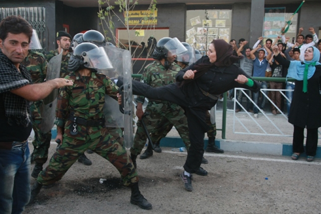 Всклокоченный Иран: кто стоит за «революцией»?