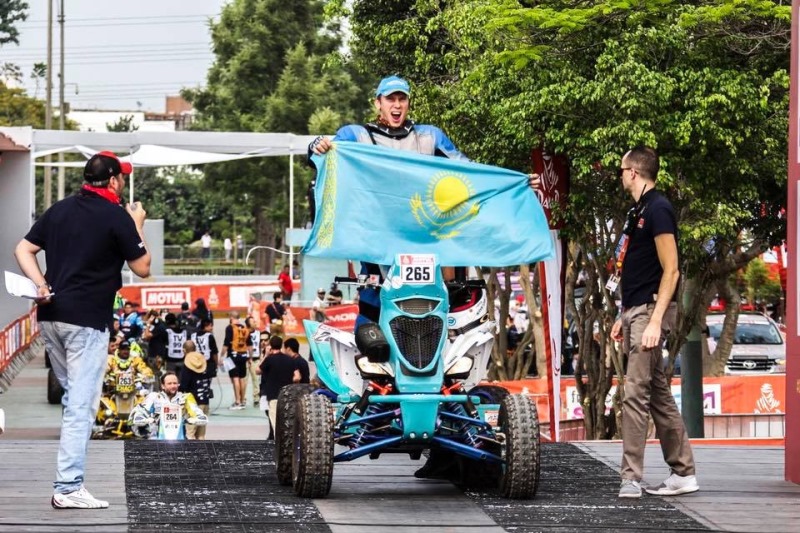 Казахстанский квадроциклист был 16-м на старте Дакара-2018