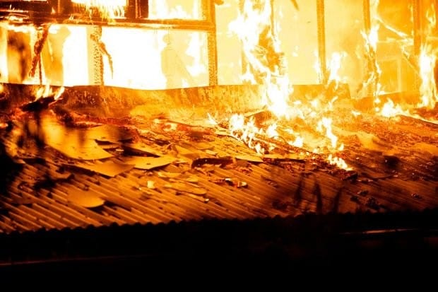 Складское помещение загорелось в Алматы