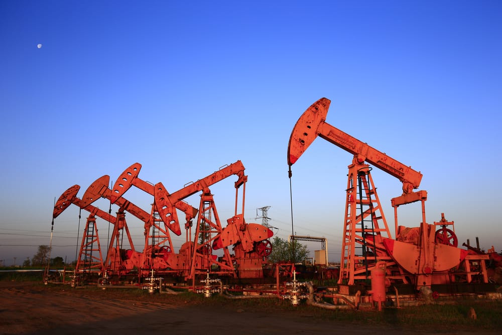 Цены на нефть корректируются вниз