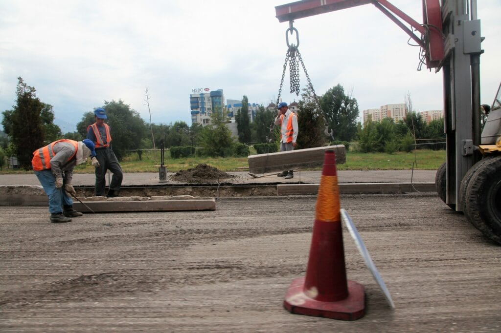 В ВКО реализуют 5 автодорожных проектов в 2018 году