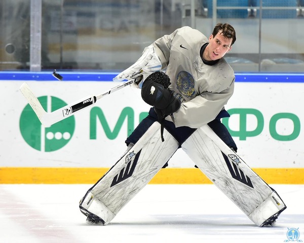 Карлссон дебютировал в сборной Казахстана по хоккею