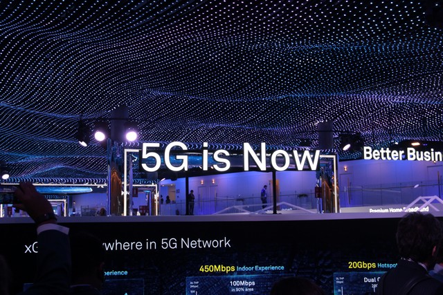 Первый день выставки Mobile World Congress 2018 прошел под знаком «5G» (фото)