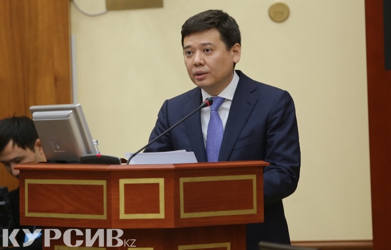 Мажилис поддержал отмену вступительных взносов в коллегии адвокатов