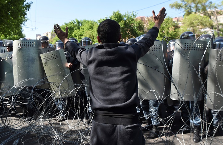 В Армении началась «бархатная революция»