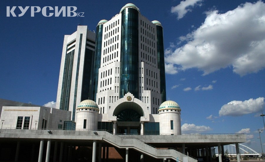 Тысячу поправок в законодательство для улучшения работы бизнеса одобрили сенаторы