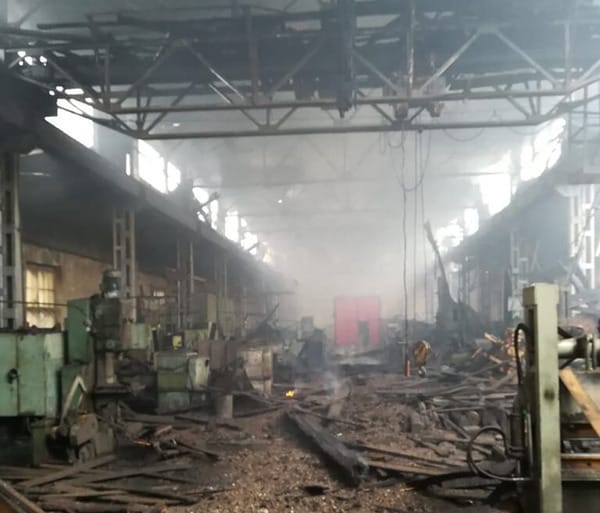 На складе в Актобе произошел крупный пожар