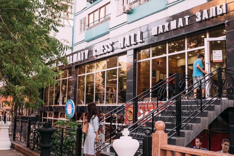 В Казахстане впервые прошел кубок блогеров по шахматам